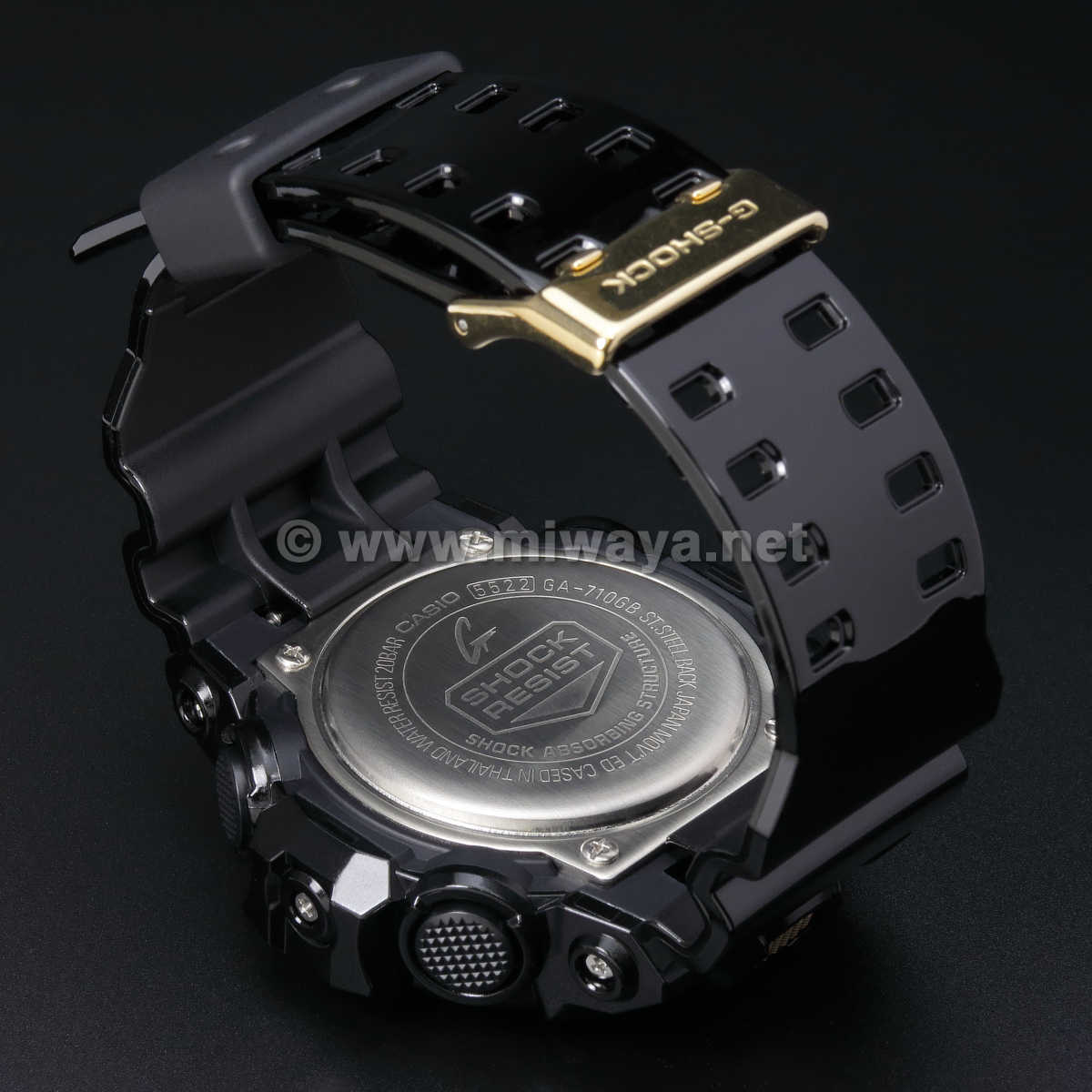 G-SHOCK GA-710GB 黒　金