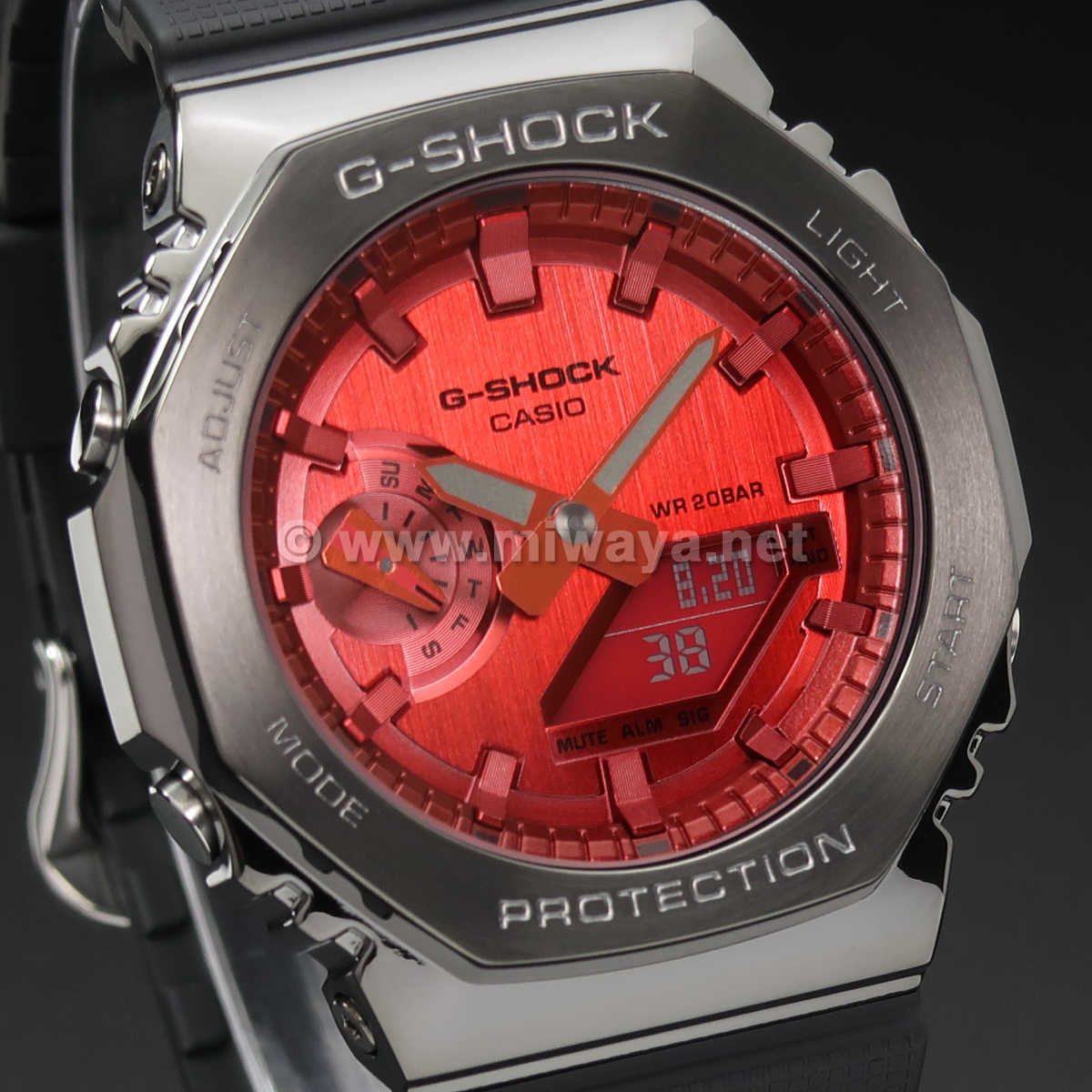 超人気モデル　カシオ　G-SHOCK　 GM-2100B-4AJF